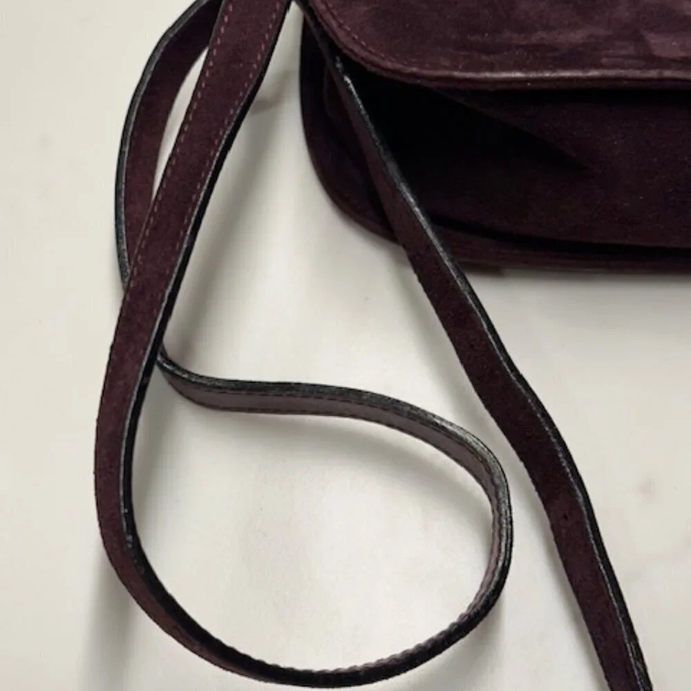 🔥🔥🔥Salvatore Ferragamo Suede Plum/Burgundy Color Crossbody/Shoulder Bag EUC!
